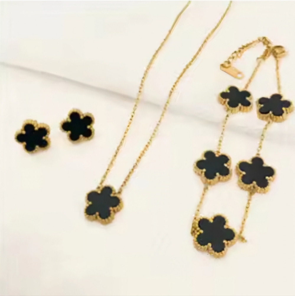 Elegant Black and Gold Flower Jewelry Set